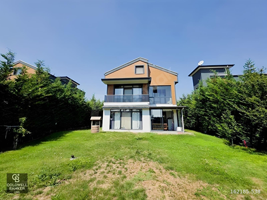 Detached luxury 5+1 villa in Bağlıca