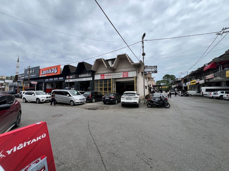 245 m² corner shop in Büyük Sanayi